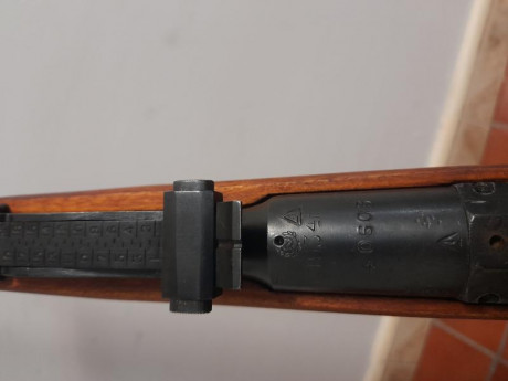 Vendo rifle mosin nagant modelo 91/30 con una mira PU original montada. Tiene unos agujeros hechos para 11