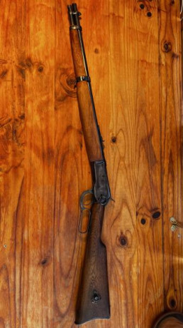 Se vende rifle de palanca Rossi .357 magnum modificado con un guardamanos completo y anillas porta fusil 20