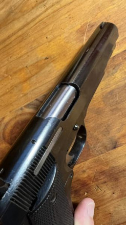 Vendo pistola Star B 9mm parabellum procedente de la Guardia Civil. Acabado brillante excelente y cañón 21