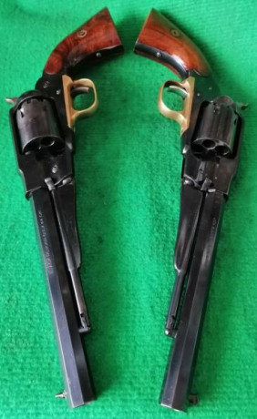 Se vende pareja de revólveres Pietta calibre 44, modelo Remington 1858. Estado excelente interior y exterior. 01