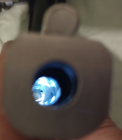 La vendo por no usarla. Sólo la usé con el kit del 9 y poco.
Un cargador de 20 balas para el .38 ó 9mm. 70