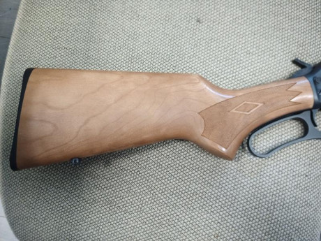 Marlin 336 W cal. 30-30, es el modelo moderno. Ha tenido muy poco uso ya que se lo compré a un instructor 01