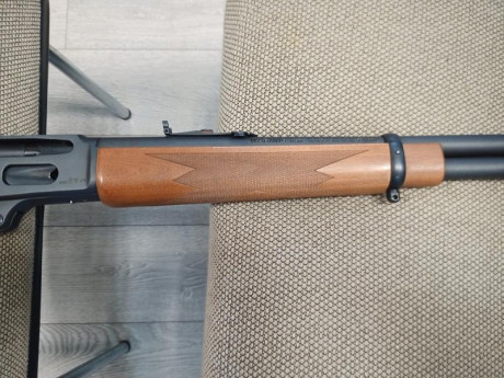 Marlin 336 W cal. 30-30, es el modelo moderno. Ha tenido muy poco uso ya que se lo compré a un instructor 00