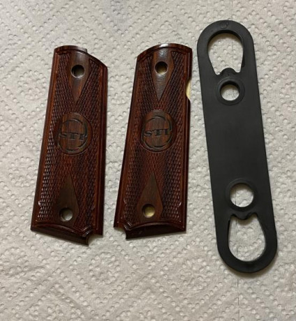 Vendo pistola STI modelo Trojan 1911-5 pulgadas, calibre 9mm.
Estado impecable, cargador original, 5 cargadores 00