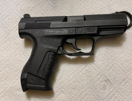 Vendo Walther P99 QA 40S&W en perfecto estado solo a tirado 500 tiros, 
El está en Barcelona
Precio 01