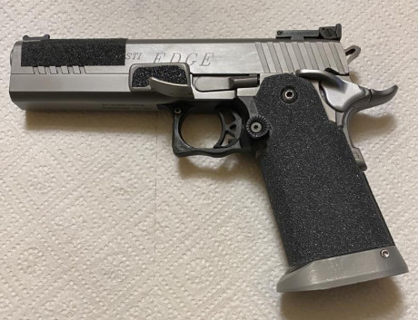Vendo STI 40 S&W fabricada por Prommersberger, la pistola esta impecable, tiene poco uso, esta nitrurada.
Se 01