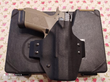 Vendo pistola CZ P07 FDE de segunda generación en calibre 9x19. Está nueva, con sólo 200 disparos. Guiada 00