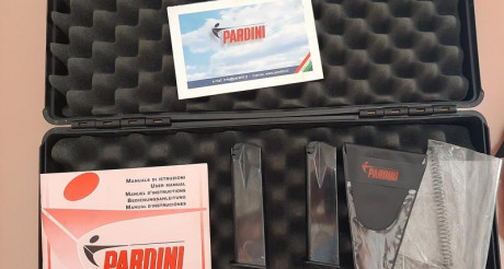 Vendo mi Pardini GT9 con cañón bull barrel de 6 pulgadas. Es el modelo GT9.
Dos cargadores de 17 cartuchos 11