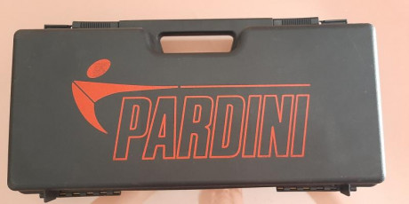 Vendo mi Pardini GT9 con cañón bull barrel de 6 pulgadas. Es el modelo GT9.
Dos cargadores de 17 cartuchos 10