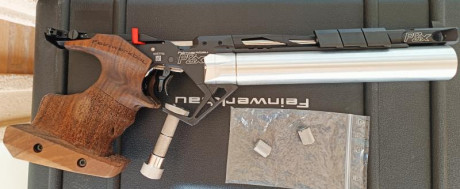Pistola comprada en abril de este año 2023, esta en garantía. Cacha M, se da con 2 botellas de aire, se 02