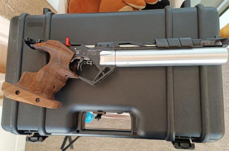 Pistola comprada en abril de este año 2023, esta en garantía. Cacha M, se da con 2 botellas de aire, se 00