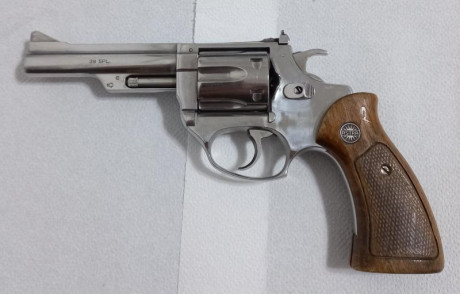    ***Encontrado, gracias a todos por el interés***   

Busco revolver Astra NC6 Inox., de 4 pulgadas, 10