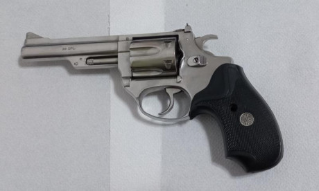    ***Encontrado, gracias a todos por el interés***   

Busco revolver Astra NC6 Inox., de 4 pulgadas, 20