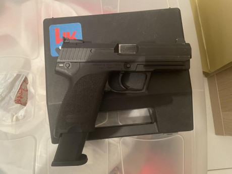 Hola pongo a la venta esta Hk usp standard 
Alzas micrometricas más las originales 
Maletín original 
Un 01