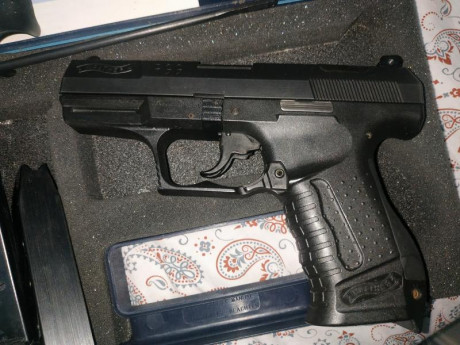 Se vende pistola, Walther P99, en su caja con muy pocos disparos , sus dos cargadores y varias empuñaduras. 02