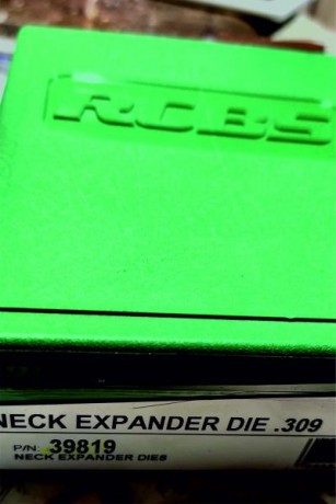  Die expansor de cuello RCBS Neck Expander 309 
con expansores intercambiables según necesidad
Se incluye 00