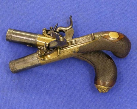 Voy a colocar unas fotos de un arma larga alemana de llave de mecha del siglo XVI. 152