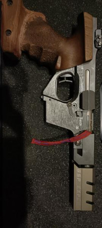 Buenos días vendo walther calibre 32 impecable maletín 2 cargadores y alimentador .
1000 euros 02