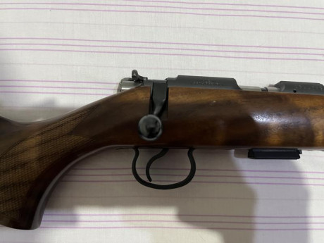 Vendo carabina Cz 452 calibre 22 RL en madera en muy buen estado y gran precisión la vendo por cambiar 01