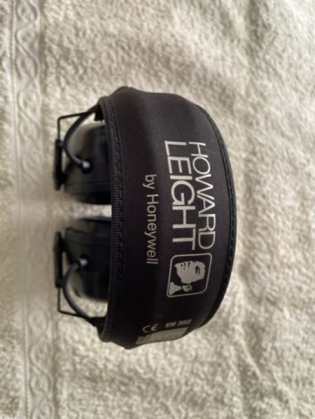 Por falta de uso pongo a la venta estos cascos electrónicos de la marca Howard Leight, tienen la posibilidad 00