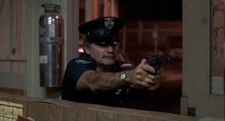 Compañeros,

En vista de las ganas de algunos (Elcafe, Wilcow, Vrakk, etc) por adivinar armas de películas 00