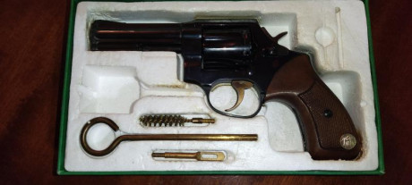 Vendo revolver manurhin MR73 4", guiado en F, esta en lleida, modelo police o combat. Precio 1300, 02