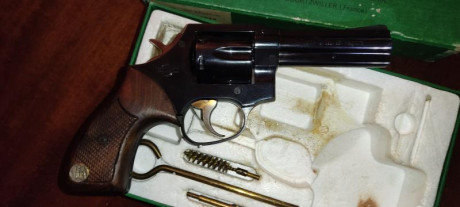 Vendo revolver manurhin MR73 4", guiado en F, esta en lleida, modelo police o combat. Precio 1300, 01
