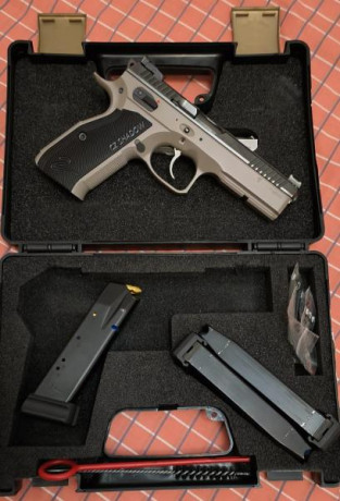 Vendida.
Hola. Un compañero del club vende:
  CZ Shadow 2 "Urban Grey"   con tres cargadores 01