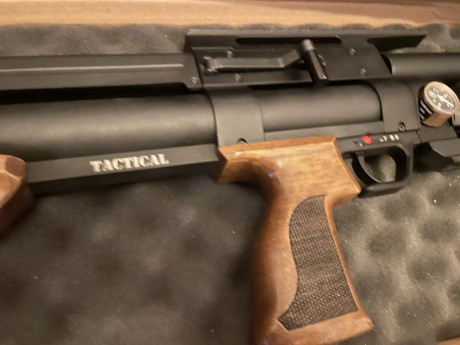 Vendo carabina con muy poco uso es muy muy precisa calibre 5,5.
Precio 1100€ más envió 01