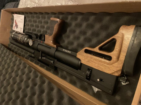 Vendo carabina con muy poco uso es muy muy precisa calibre 5,5.
Precio 1100€ más envió 00