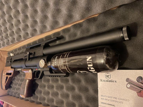 Vendo carabina con muy poco uso es muy muy precisa calibre 5,5.
Precio 1100€ más envió 11