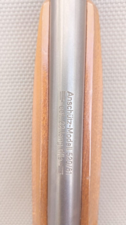 Carabina Anschut modelo 520. 

Sin apenas uso. Años metida en el armero sin utilizar, se compró en su 01