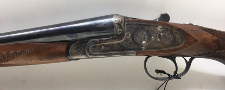 Marca Arrieta, cal 12, culata pistolet, delantera cola castor, cañones 68 cm de 4× el derecho  y 2 × el 00