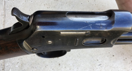 - RIFLE DE LA MARCA COLT MODELO LIGHTNING (RELÁMPAGO) DE TROMBÓN. 
- CALIBRE 44-40.
- EN PERFECTO ESTADO 10