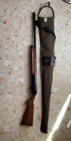 Buenas a tod@s.

Un amigo vende esta escopeta y varias más que si no hay otro remedio irán a la chatarra. 02