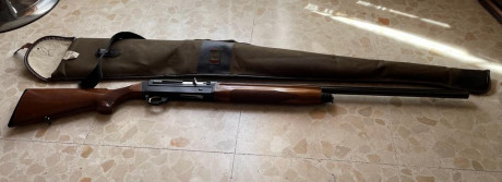 Buenas a tod@s.

Un amigo vende esta escopeta y varias más que si no hay otro remedio irán a la chatarra. 01