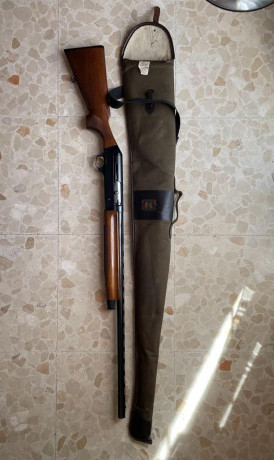 Buenas a tod@s.

Un amigo vende esta escopeta y varias más que si no hay otro remedio irán a la chatarra. 00