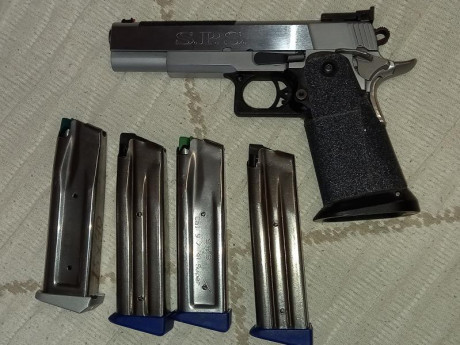 Vendo por desuso y ocupar sitio (tiro classic). 2 cargadores del 40. El arma funciona perfectamente con 01