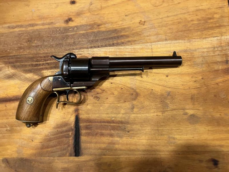 Se vende revólver Lefaucheux original fabricado en Paris en el taller de Eugène Lefaucheux en 1859; no 00