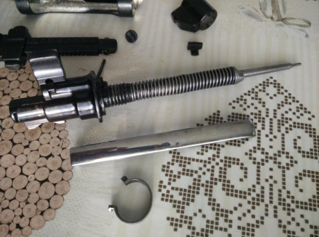 Vendo toda las partes no fundamentales de Mauser 98 fabricado en 1910.
Se trata del modelo Uruguayo de 22