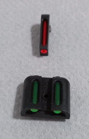     ***Vendidas, gracias a todos por el interés***  

Vendo conjunto de miras de fibra optica, de la marca 00