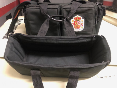 Vendo esta conocida bolsa de tiro, ideal para recorridos y tiro de precisión. Incluye bolsa interior para 10