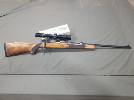Vendo rifle Sako de cerrojo cal. 300wm con bases/monturas Shuler y visor por 700€. Lo vendo por tener 12