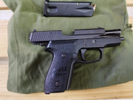 Vendo SIG-SAUER P228 + funda kydex guiada en A, el arma se encuentra en Castellón. Pocos disparos, 400€ 02