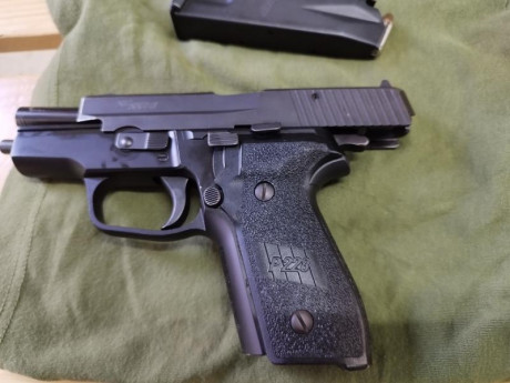 Vendo SIG-SAUER P228 + funda kydex guiada en A, el arma se encuentra en Castellón. Pocos disparos, 400€ 01