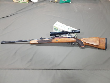 Vendo rifle Sako de cerrojo cal. 300wm con bases/monturas Shuler y visor por 700€. Lo vendo por tener 21