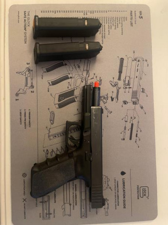 Por fin de actividad se vende Glock 17 Gen 3 . El arma se ha usado en IPSC.
Soy el segundo dueño.
Desconector 00