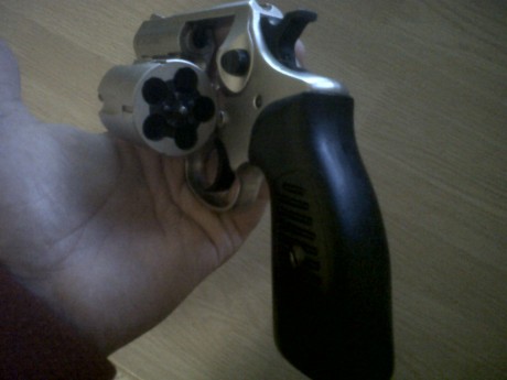 Hace años (en el 99 creo) me compré una Walther PPK detonadora, con los marcajes Walther. En el 2004 se 121