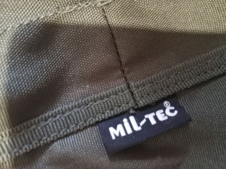 Vendo Pack bolsas militares, 2 bolsas DPM mascara antigas(a una le falta la correa) y bolso medico de 02