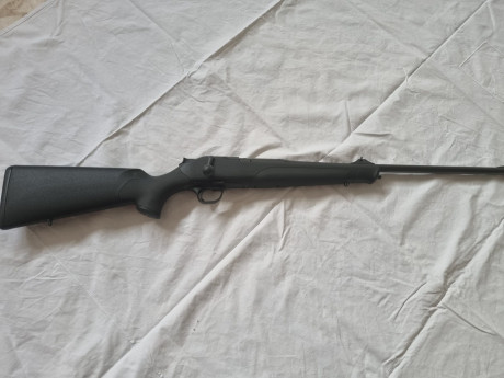 Hola,  vendo rifle blaser R8 profesional calibre 300wm, lleva cargador extraible,  apenas se a usado porque 02